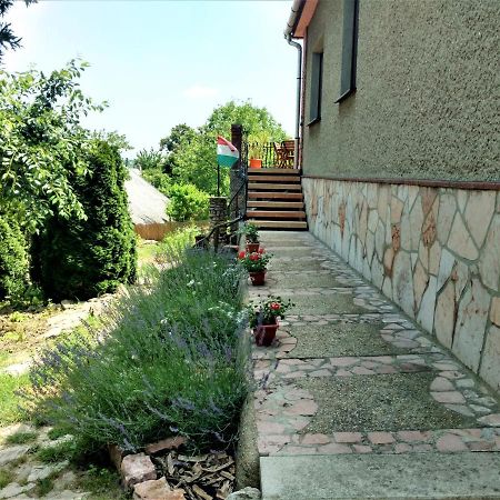 Panorama Apartman Mór Buitenkant foto